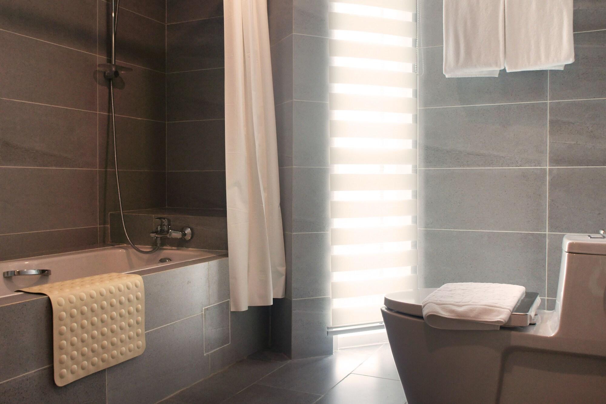 Wyne Hotel Rangun Zewnętrze zdjęcie