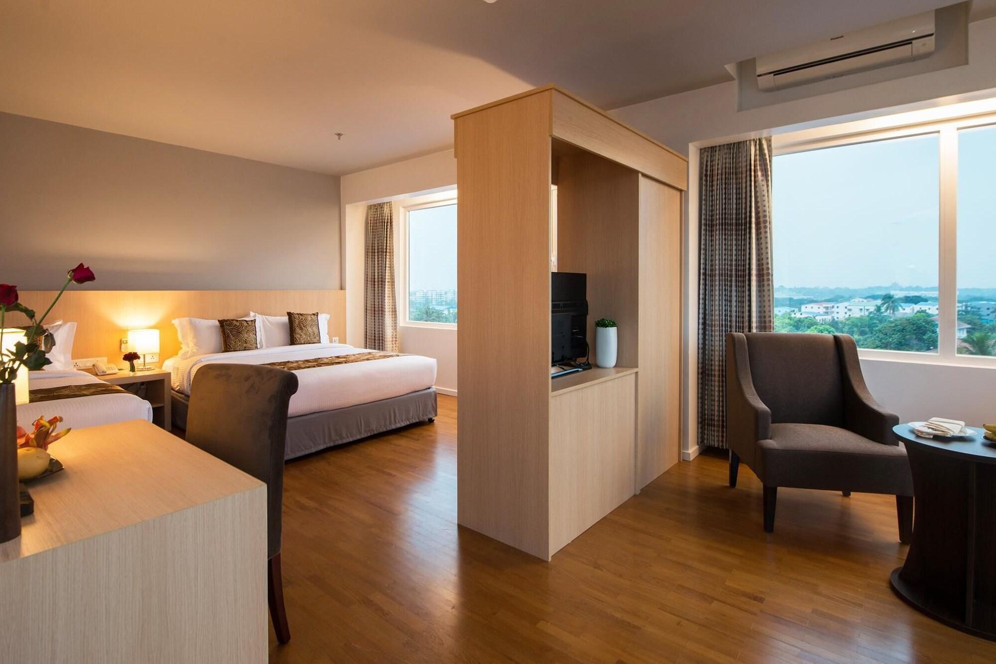 Wyne Hotel Rangun Zewnętrze zdjęcie