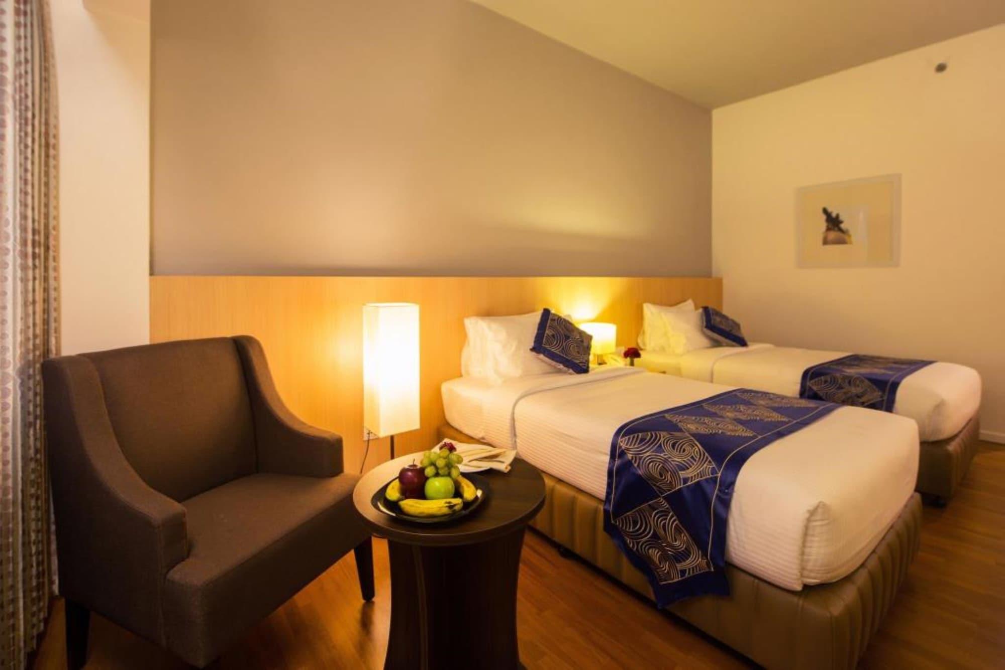 Wyne Hotel Rangun Zewnętrze zdjęcie