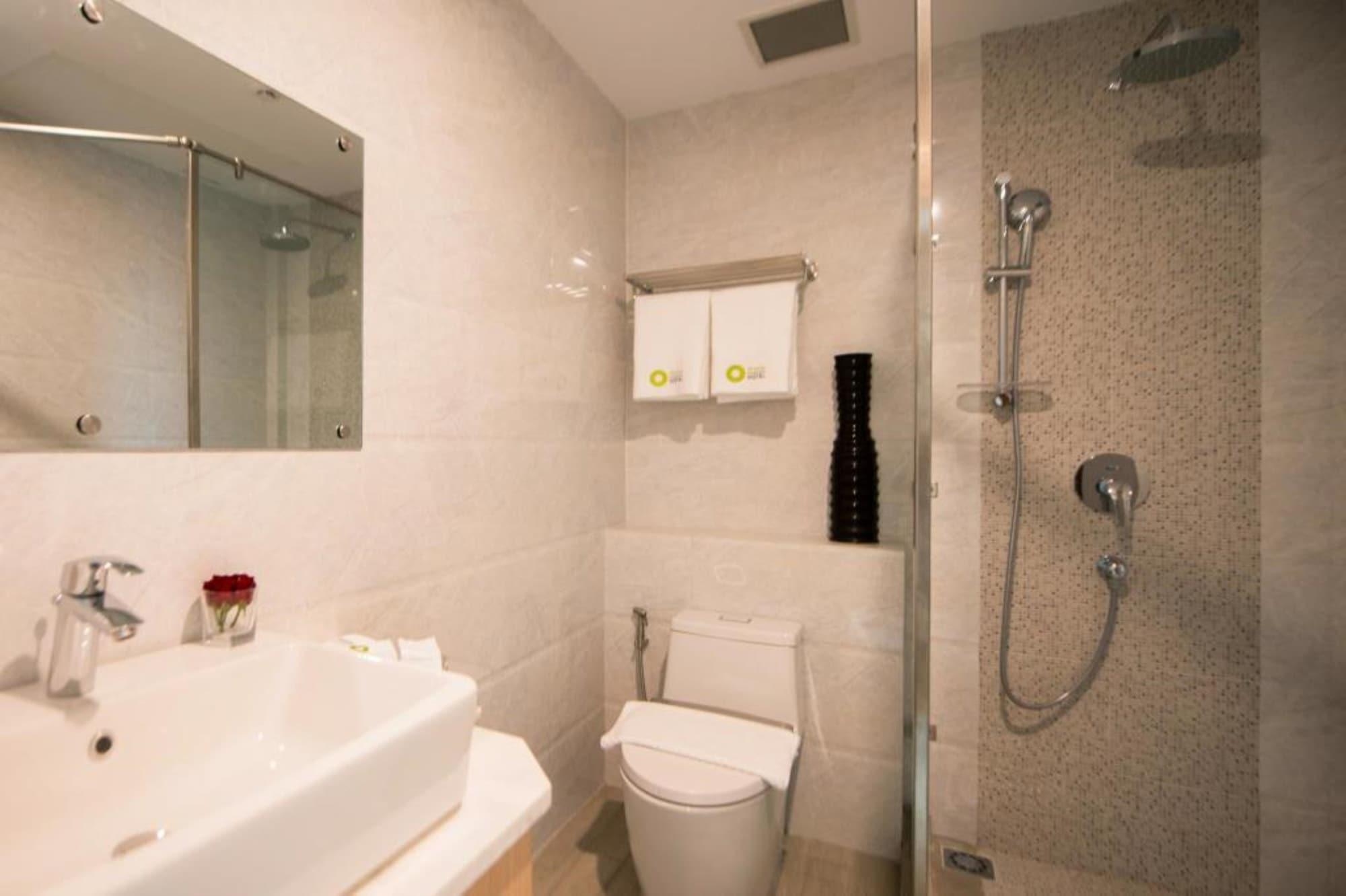 Wyne Hotel Rangun Zewnętrze zdjęcie
