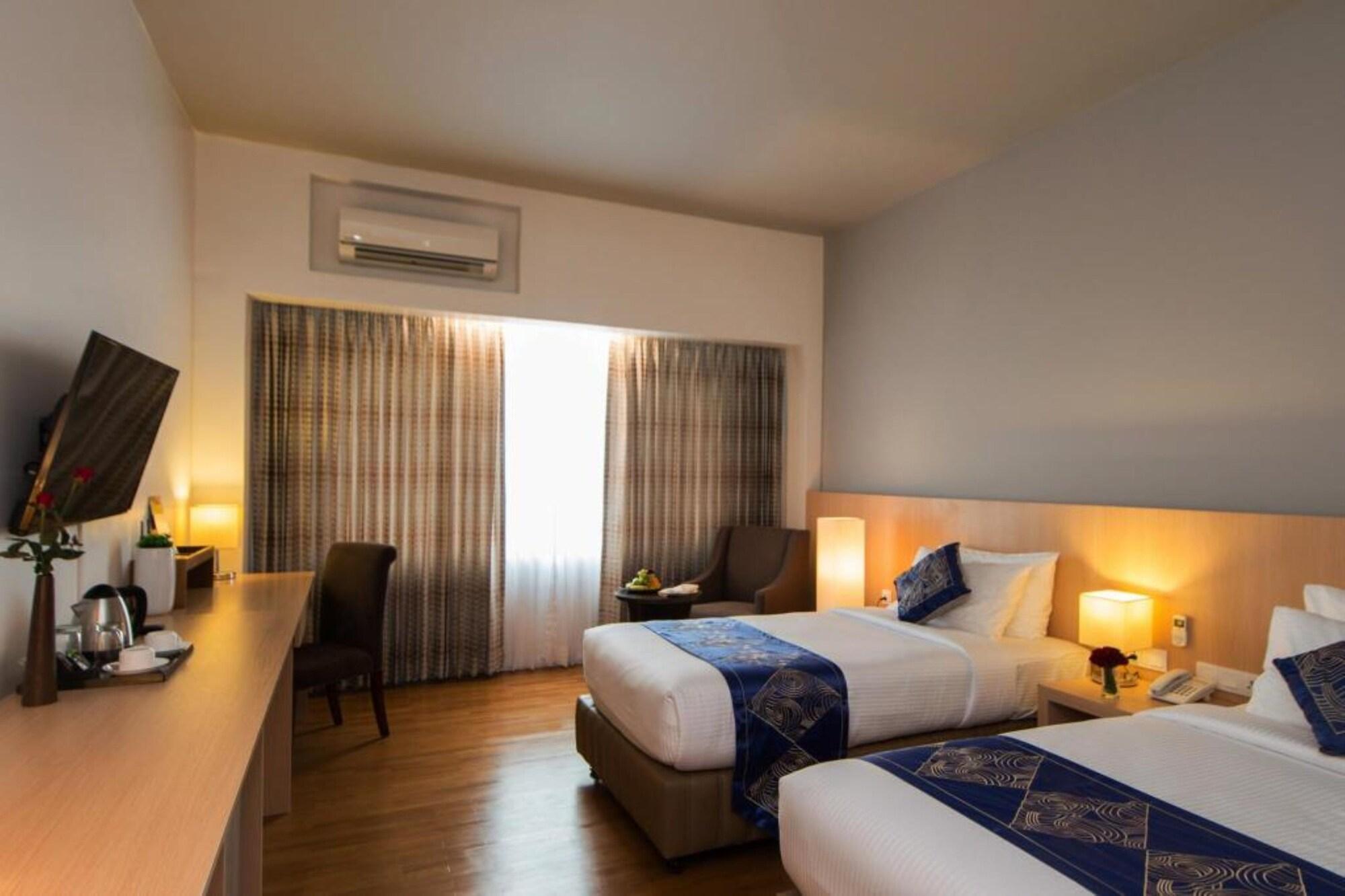 Wyne Hotel Rangun Zewnętrze zdjęcie