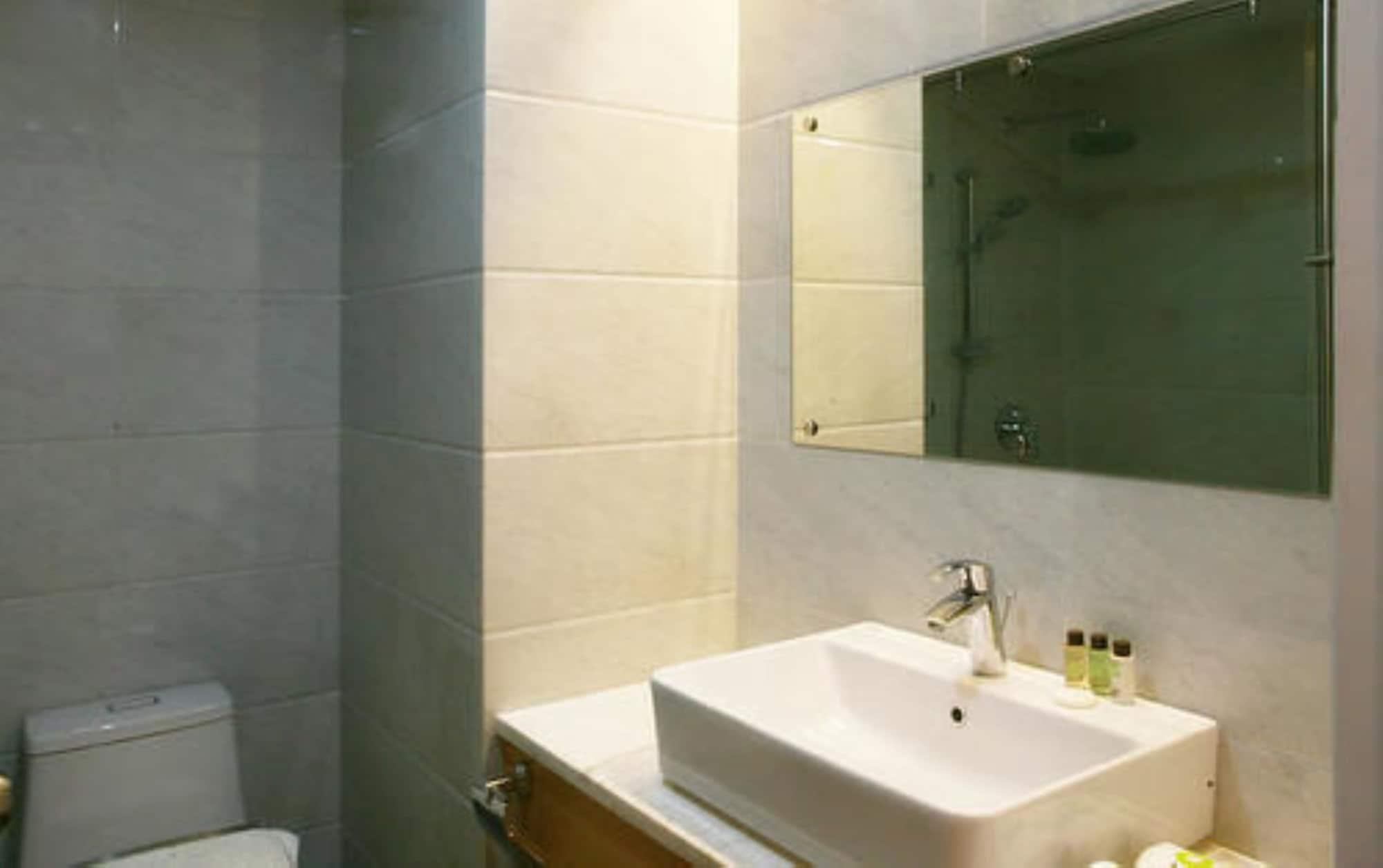 Wyne Hotel Rangun Zewnętrze zdjęcie
