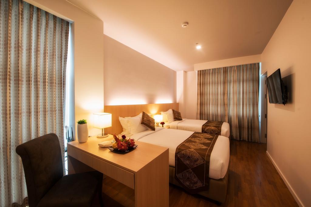 Wyne Hotel Rangun Zewnętrze zdjęcie