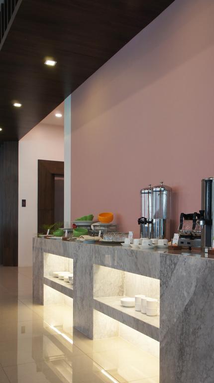 Wyne Hotel Rangun Zewnętrze zdjęcie