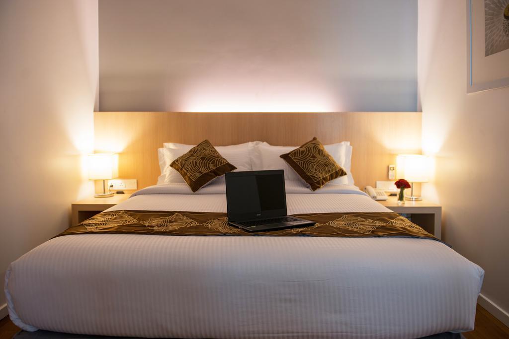 Wyne Hotel Rangun Zewnętrze zdjęcie