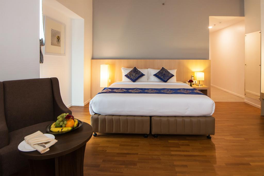 Wyne Hotel Rangun Zewnętrze zdjęcie
