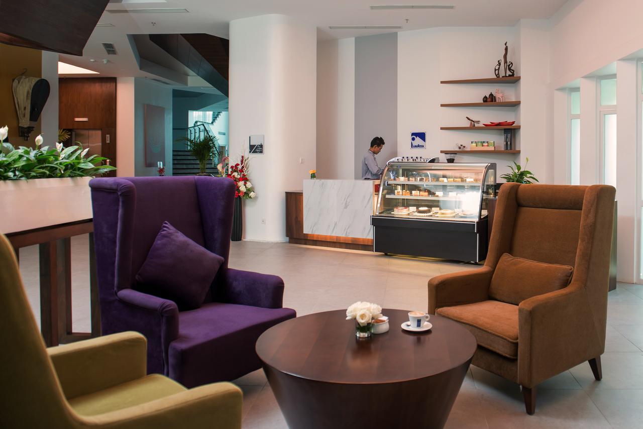 Wyne Hotel Rangun Zewnętrze zdjęcie